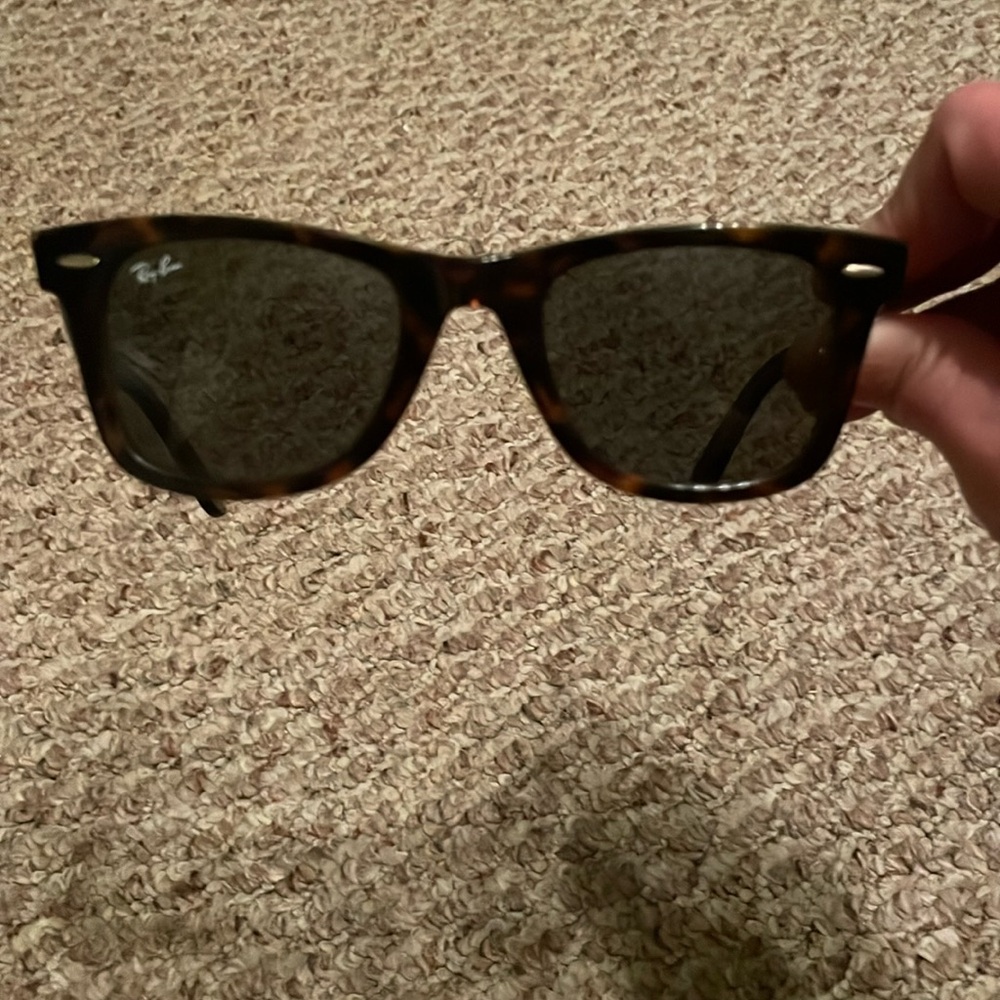 Tortoiseshell Ray Bans